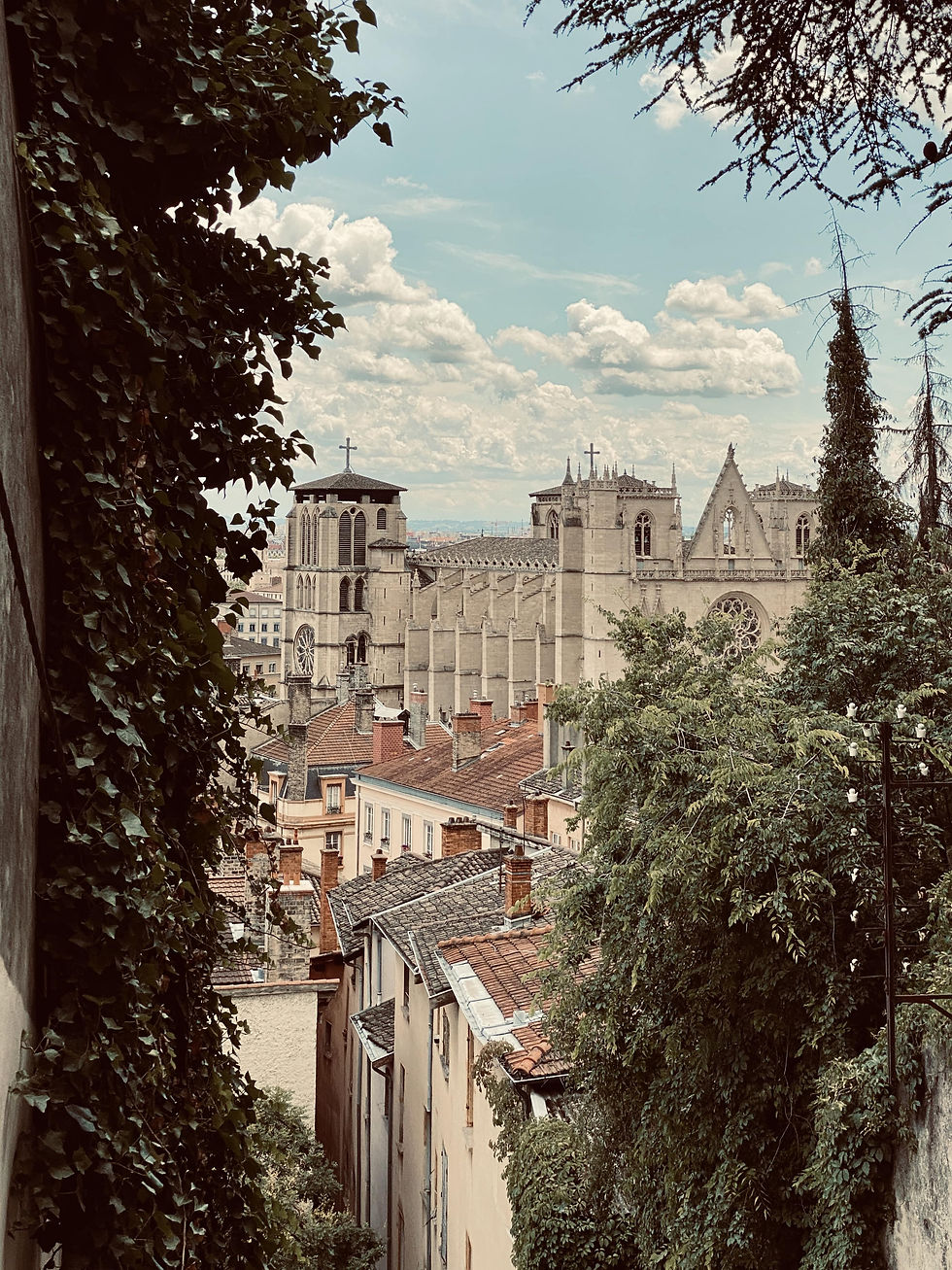 Le Vieux Lyon en descendant Fourvière à pieds