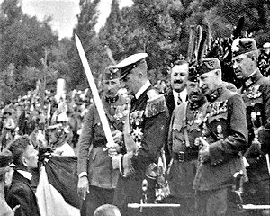 Horthy Miklós kormányzó vitézt avat