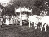 A fejedelemasszony szekere egy margitszigeti ősmagyar ünnepségen 1913 júniusában (Magyar Nemzeti Múzeum)