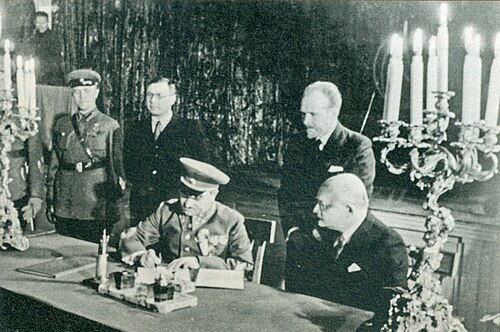  Kristóffy József követ (jobbra) Moszkvában, 1941