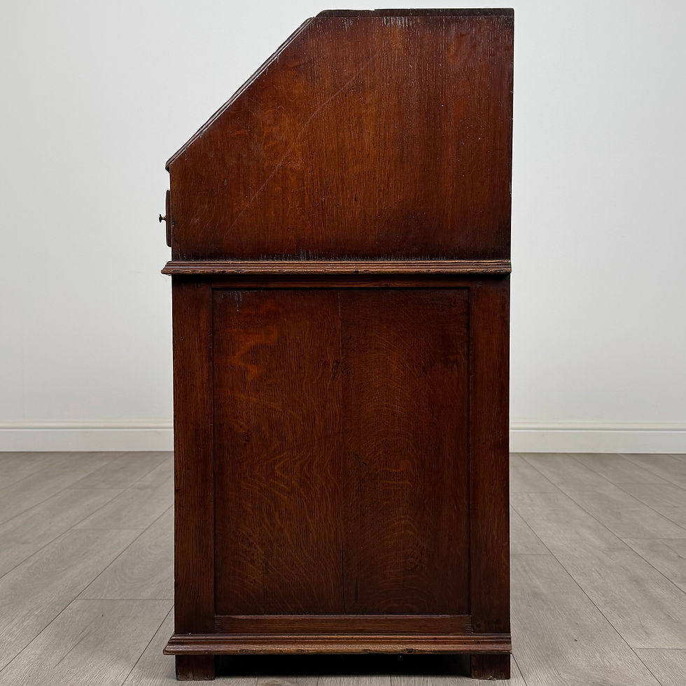 Thumbnail: Antique 20th Century Fine Quality Bureau In Oak ( REF AF-5016 )