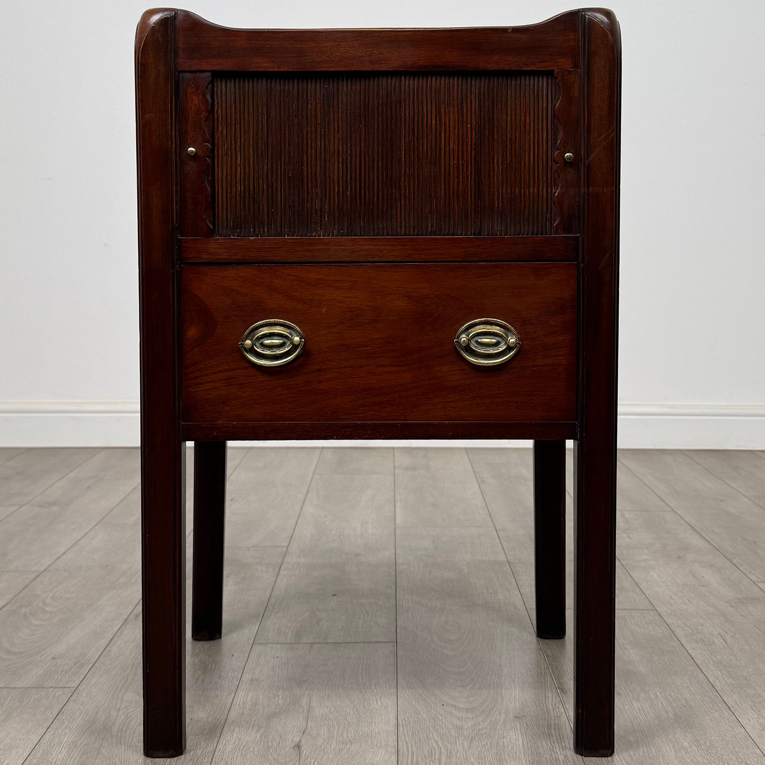 Antique 18th Century Fine Quality Cabinet In Mahogany ( REF AF-5214 )