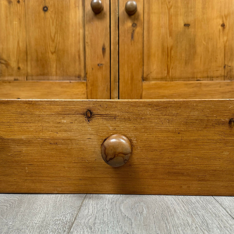 Thumbnail: Vintage 20th Century Good Quality Pine Dresser ( REF AF-3940 )