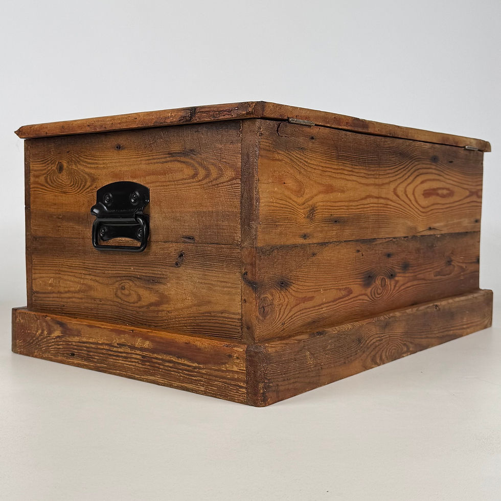 Thumbnail: Vintage 20th Century Large Pine Storage Box ( REF AF-4625 )