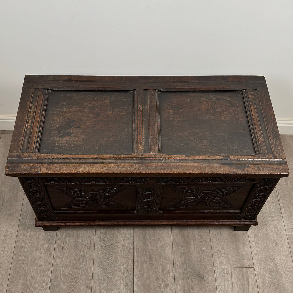 Thumbnail: Antique 18th Century Fine Quality Coffer / Blanket Box In Oak ( REF AF-5087 )