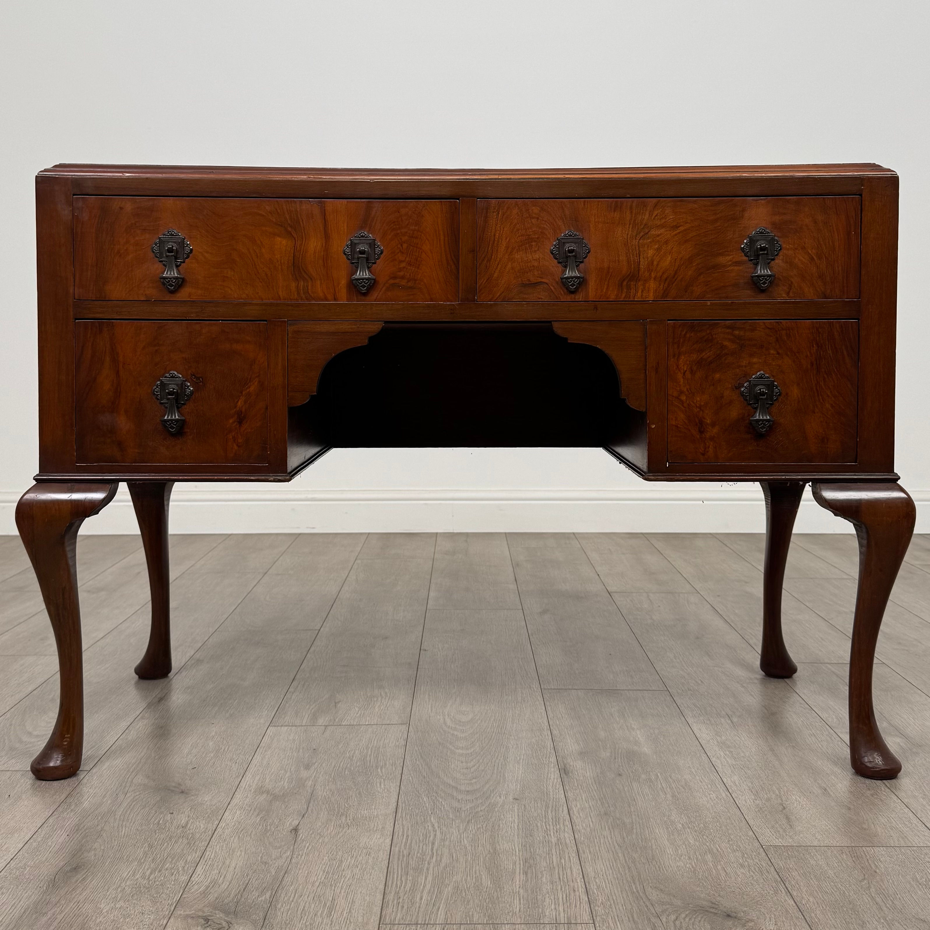 Antique 20th Century Kneehole Desk In Walnut ( REF AF-4637 )