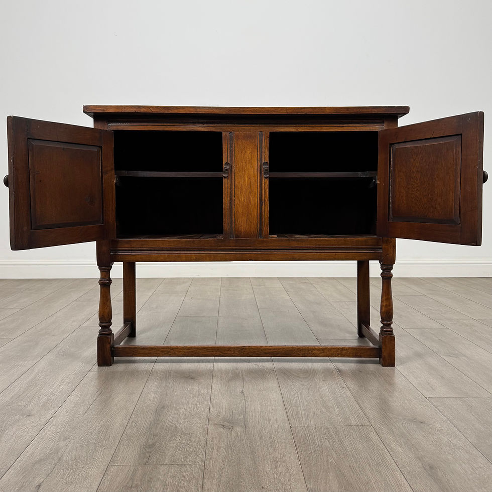 Thumbnail: Antique 20th Century Good Quality Cupboard In Oak ( AF-6249 )