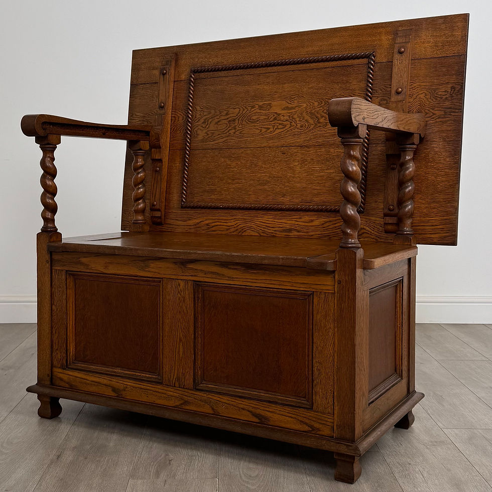 Thumbnail: Antique 20th Century Good Quality Monks Bench In Golden Oak ( REF AF-5162 )