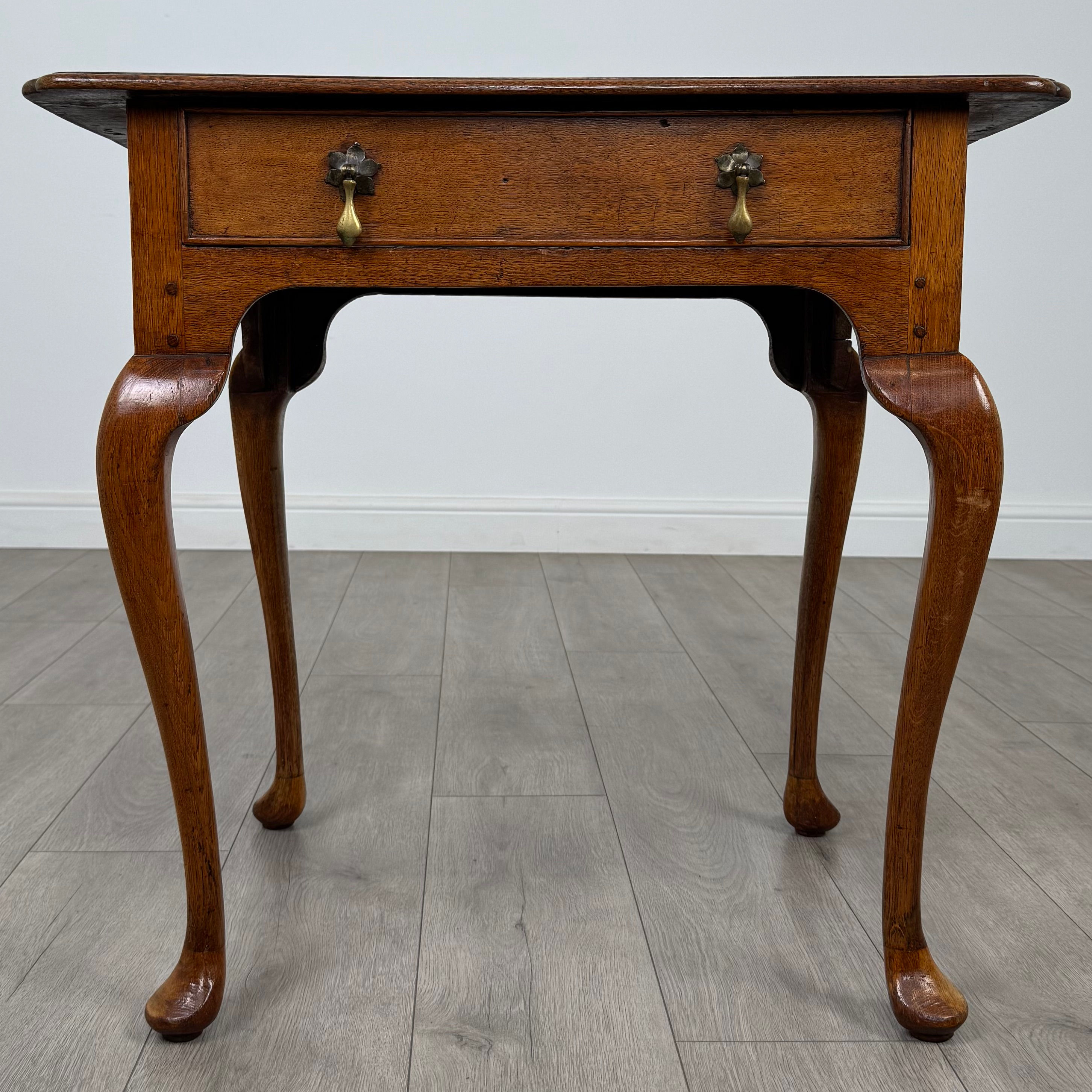 Antique 18th Century Fine Quality Side Table In Golden Oak ( AF-4261 )