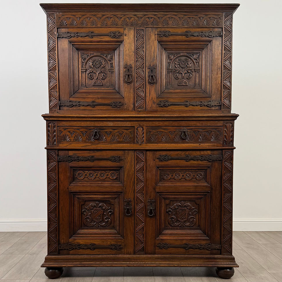 Antique 19th Century Good Quality Carved Oak Cupboard ( AF-4266 )