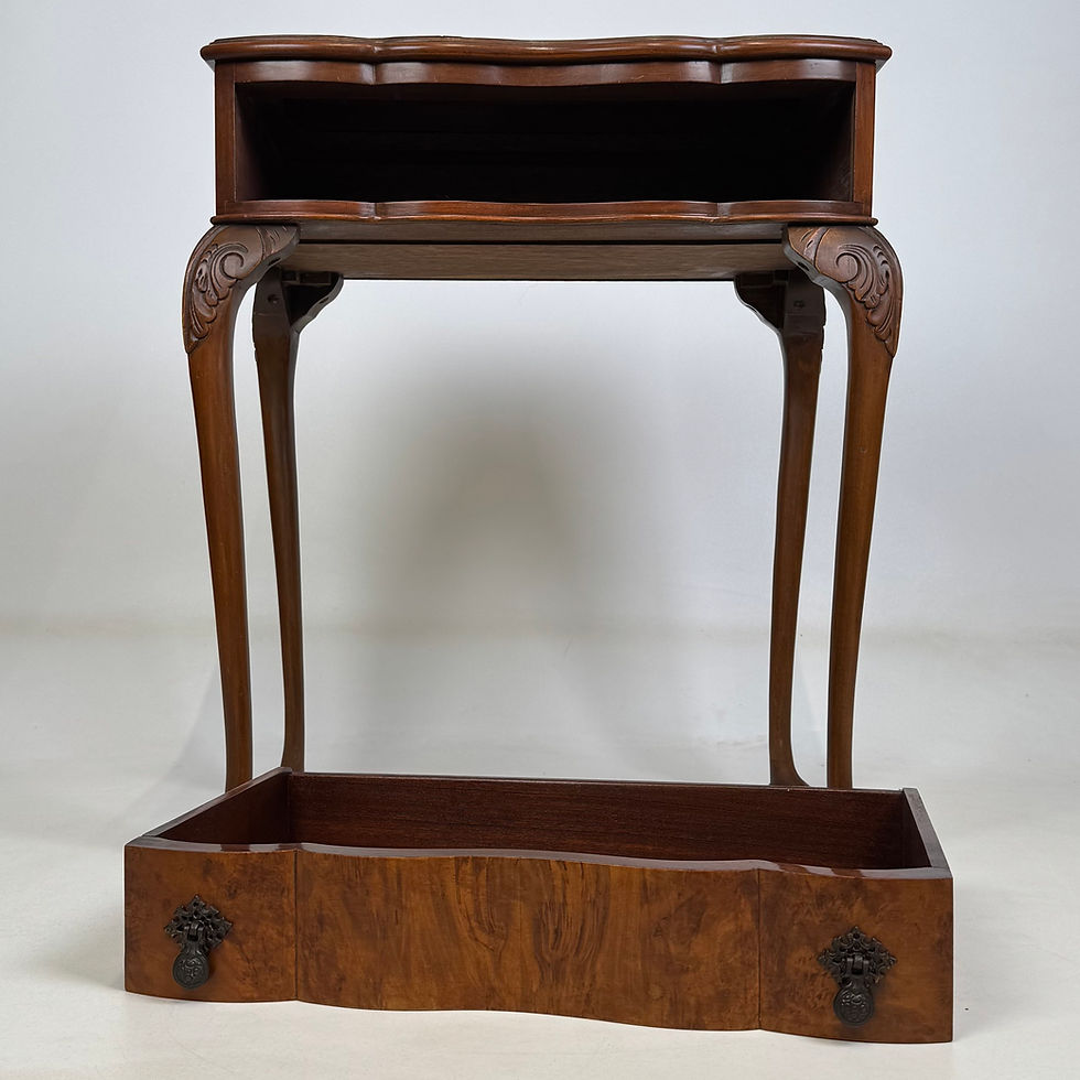 Thumbnail: Antique 20th Century Edwardian Side Table In Figured Walnut ( AF-6101 )