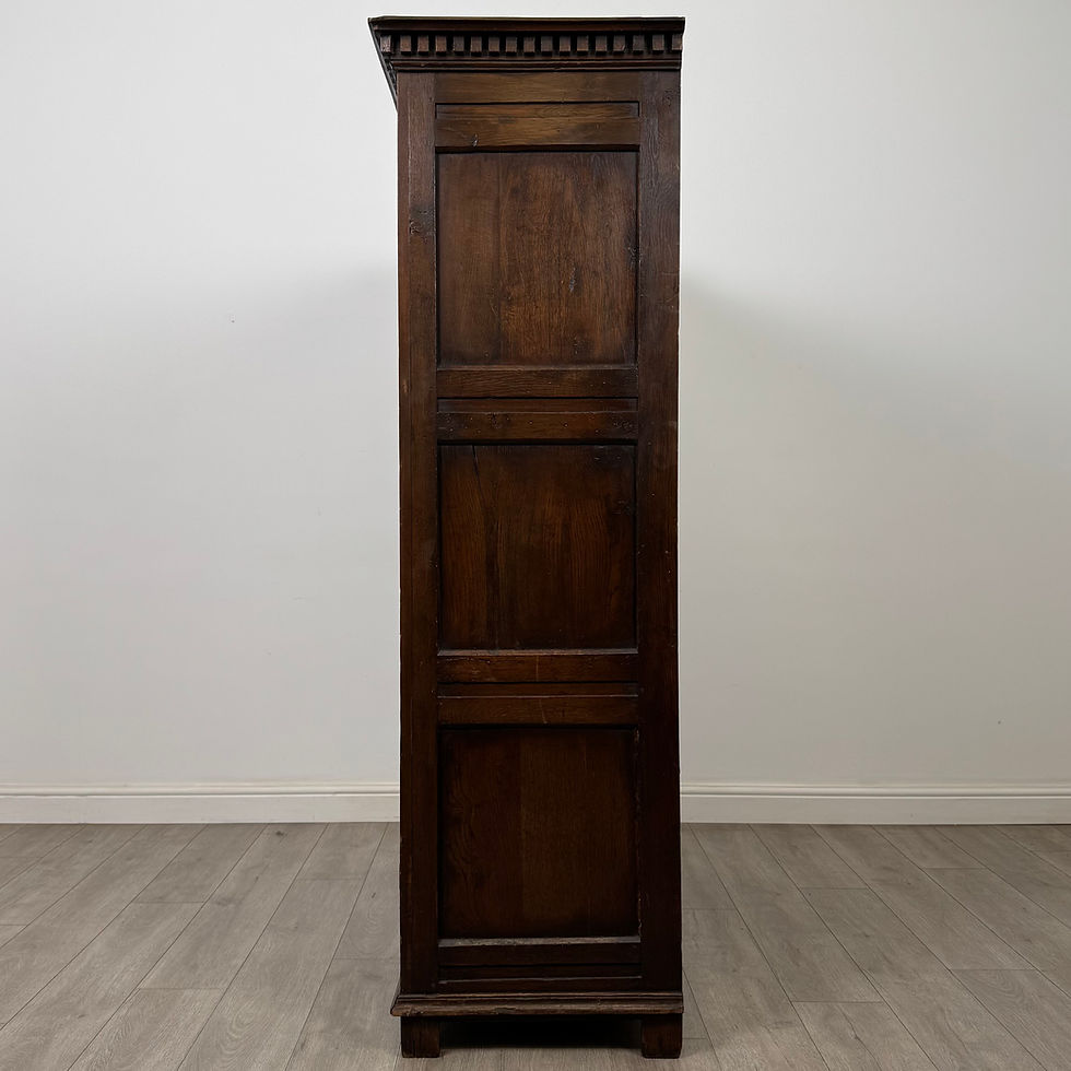 Thumbnail: Antique 20th Century Good Quality Fitted Wardrobe In Oak ( AF-6061 )