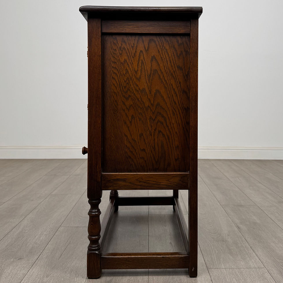 Thumbnail: Antique 20th Century Good Quality Cupboard In Oak ( AF-5669 )
