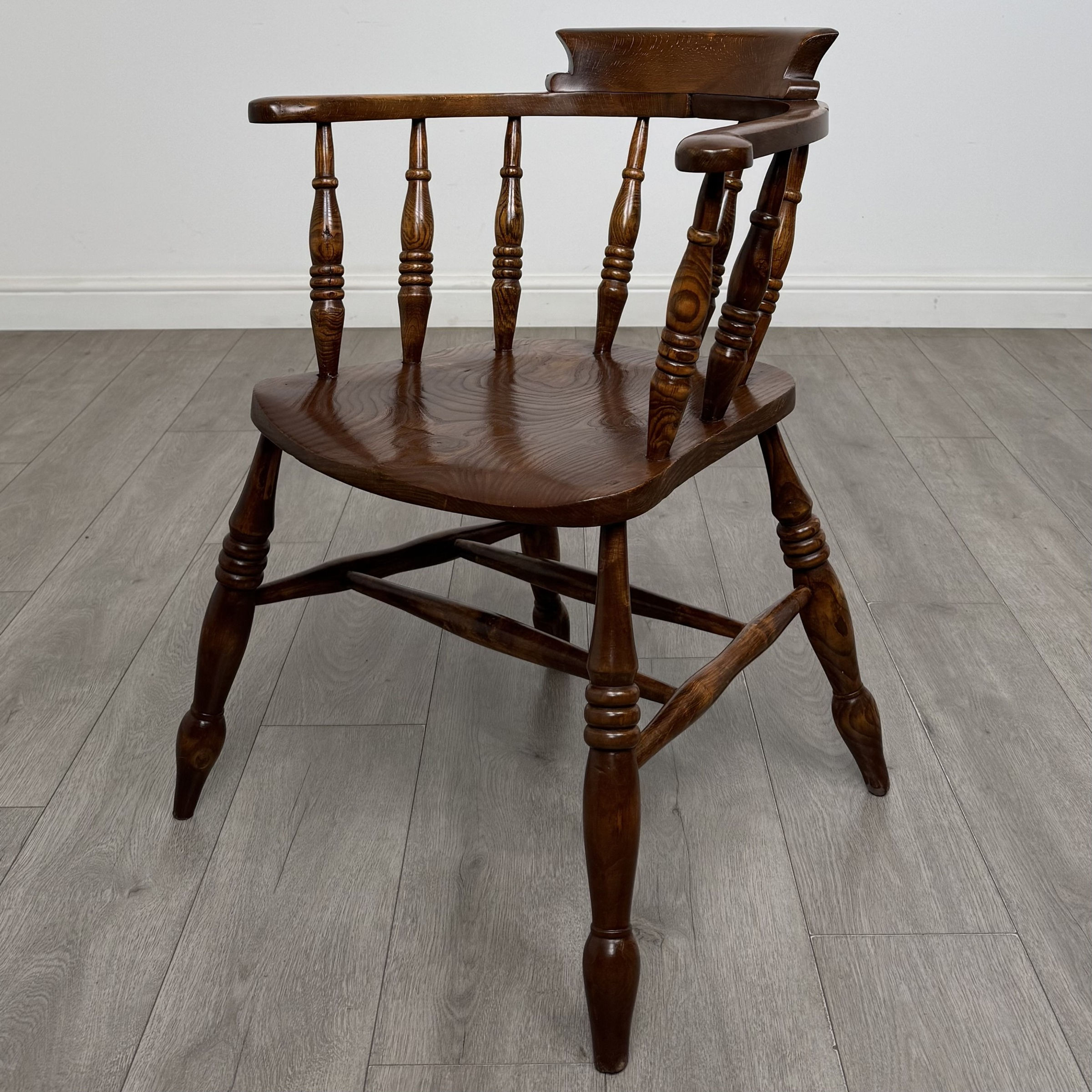 Antique Elm Smokers Bow Armchair | Turned Spindles | AF-6474