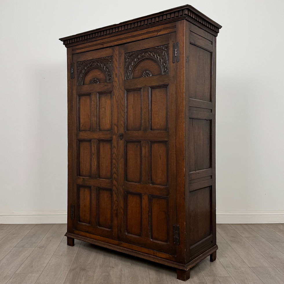 Thumbnail: Antique 20th Century Good Quality Fitted Wardrobe In Oak ( AF-6061 )