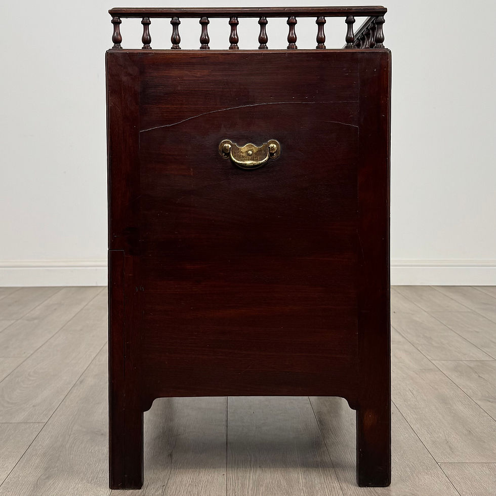 Thumbnail: Antique 18th Century Unique Fine Quality Cabinet In Mahogany ( REF AF-5207 )