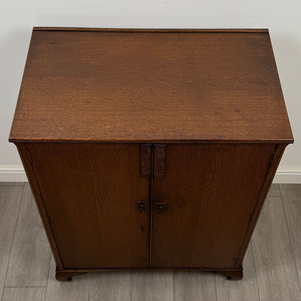 Thumbnail: Antique 20th Century Fitted Cupboard In Oak ( AF-5606 )