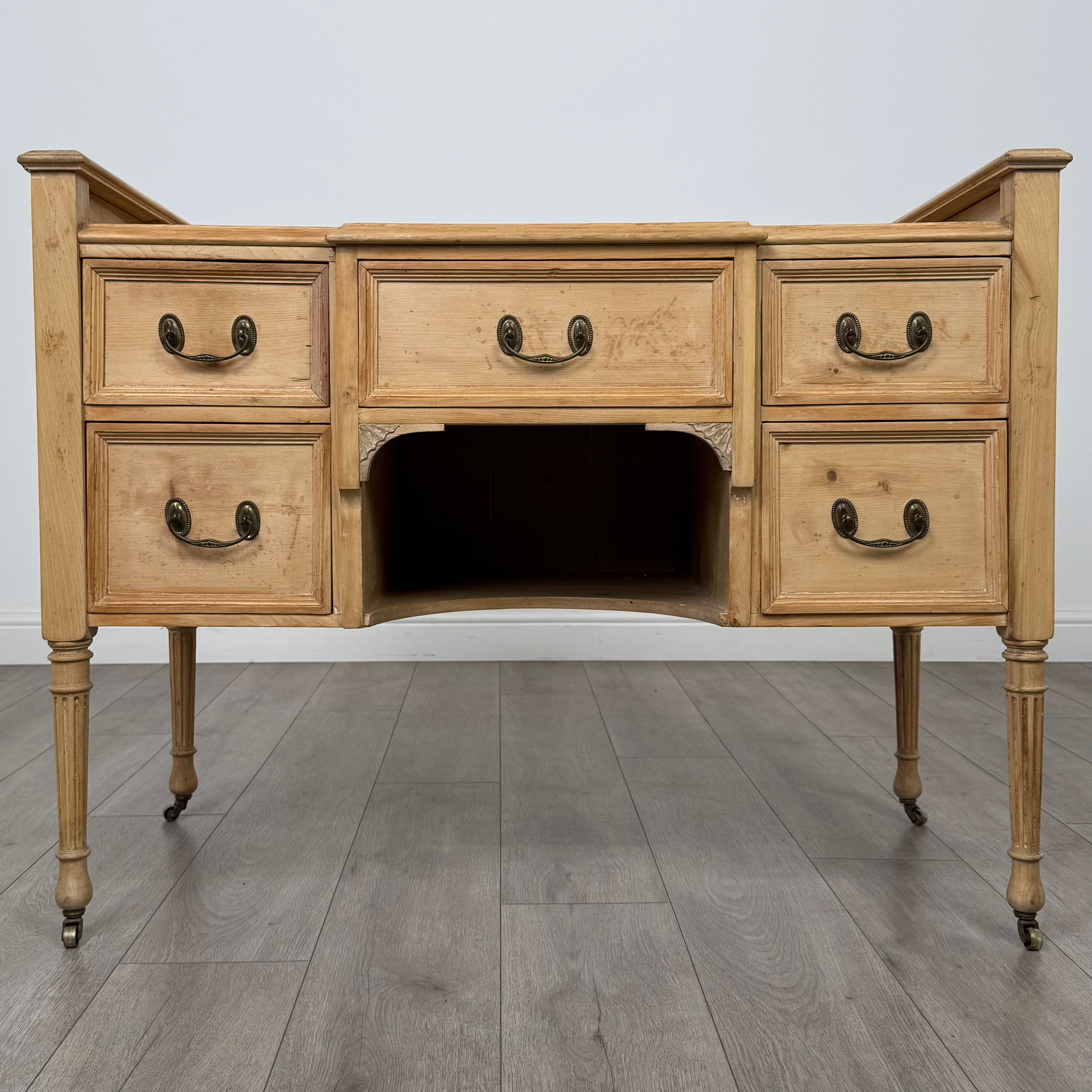 Antique 20th Century Good Quality Pine Kneehole Desk ( REF AF-4594 )