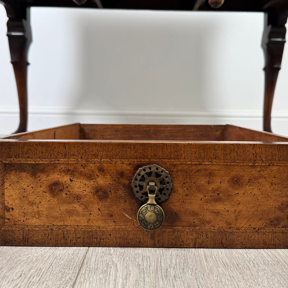 Thumbnail: Antique 20th Century Good Quality Writing Table In Burr Walnut ( REF AF-4683 )