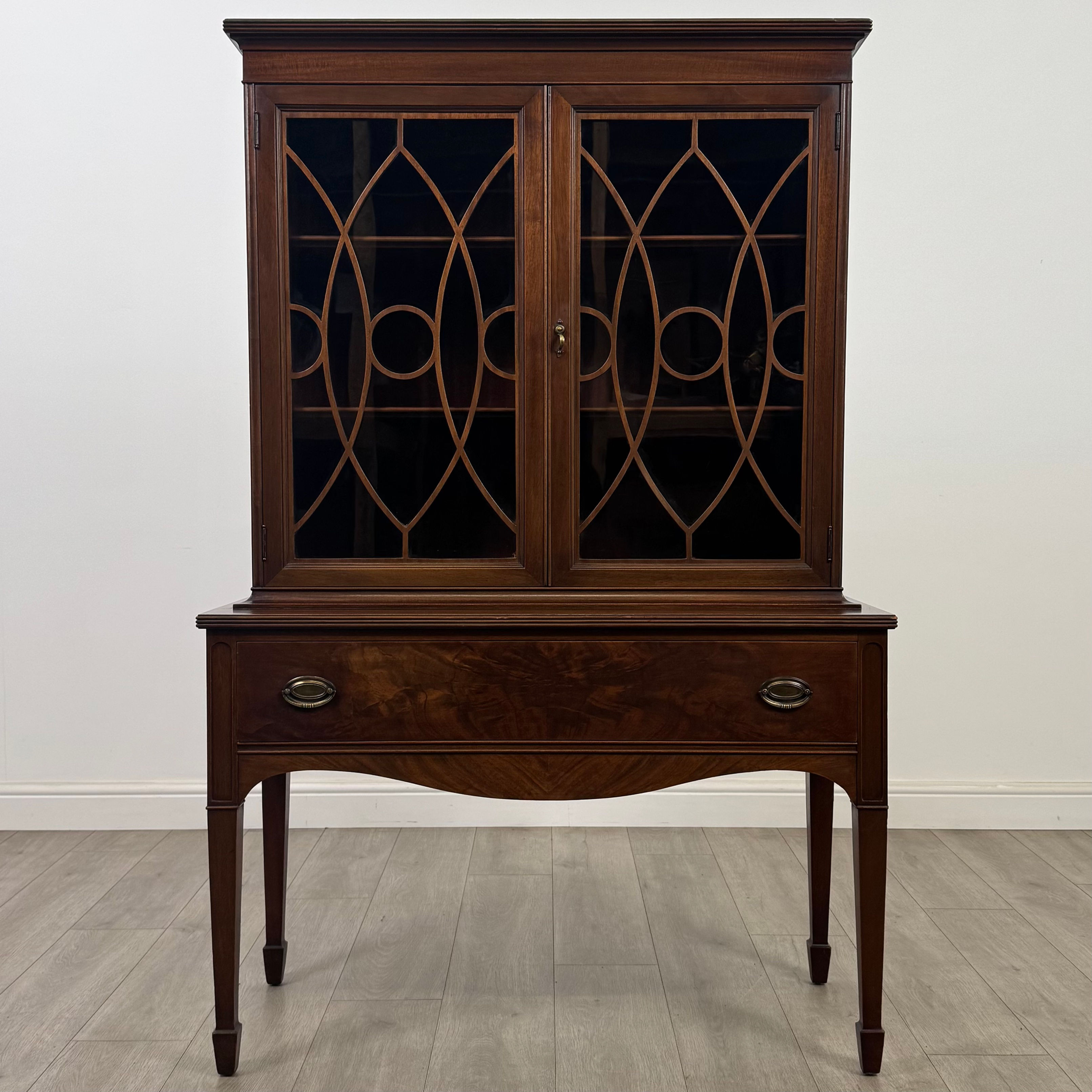 Antique 20th Century American Display Cabinet In Mahogany ( AF-5396 )