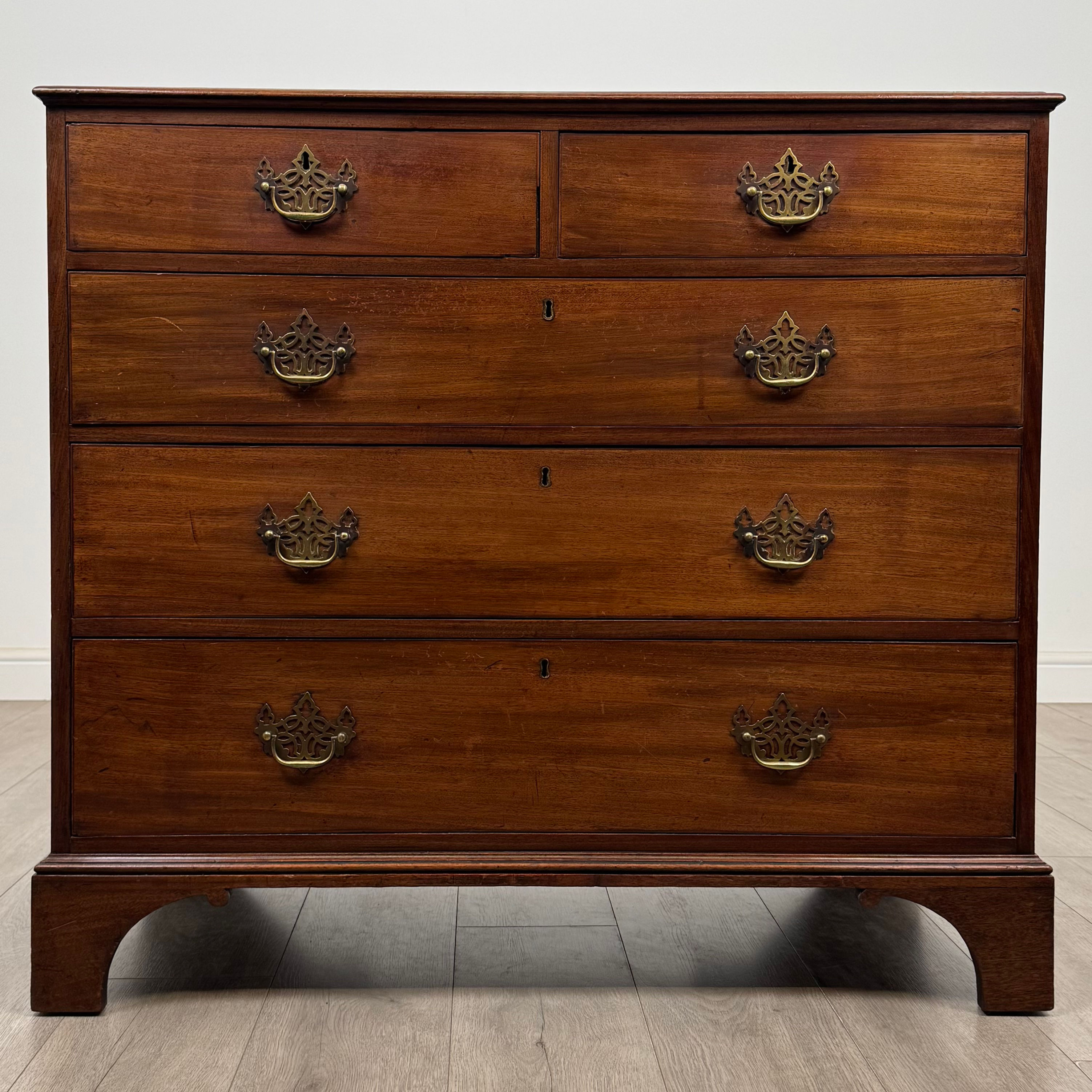 Antique 18th Century Georgian Chest Of Drawers In Mahogany ( AF-5656 )