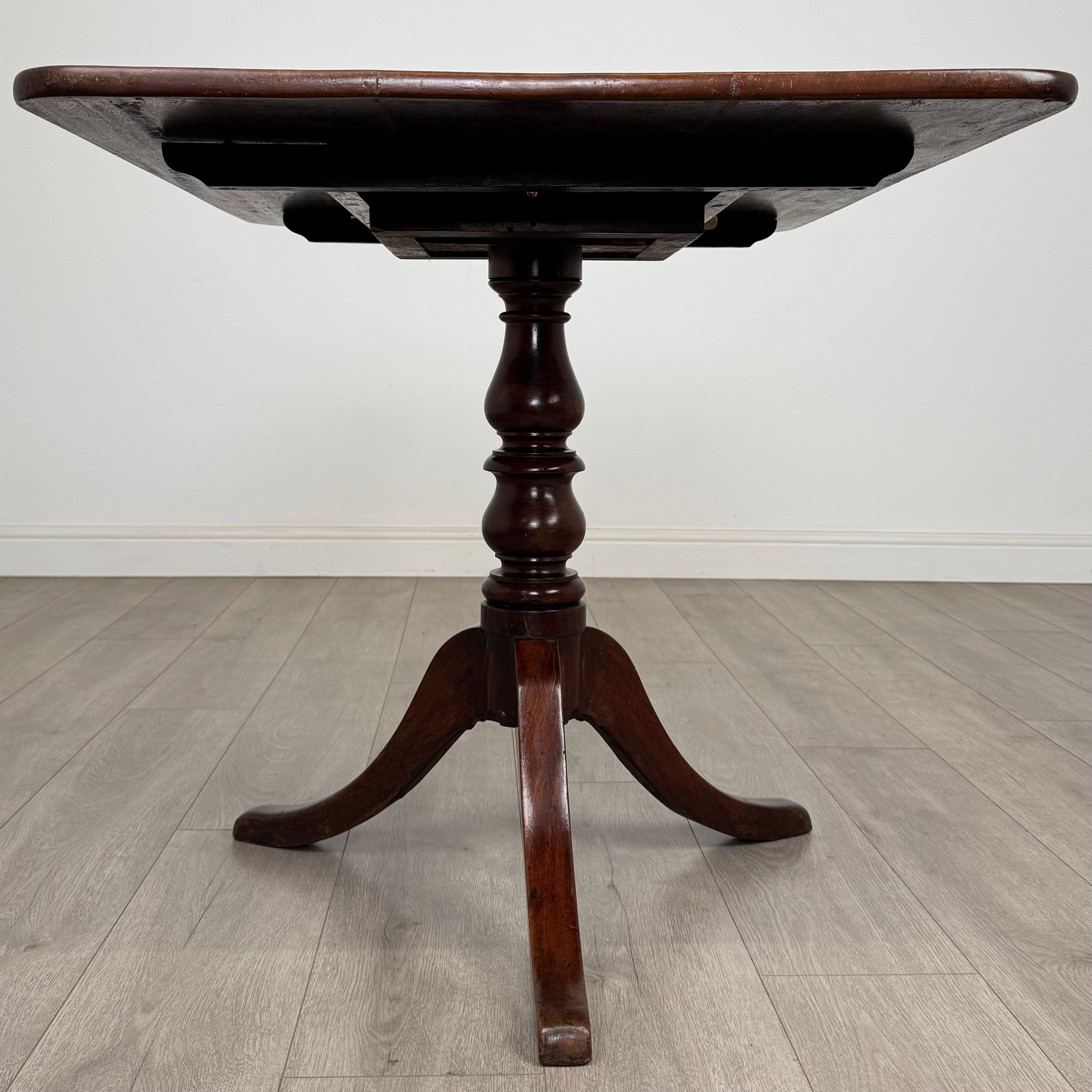 Antique 19th Century Small Tilt Top Breakfast Table In Mahogany ( REF AF-5021 )