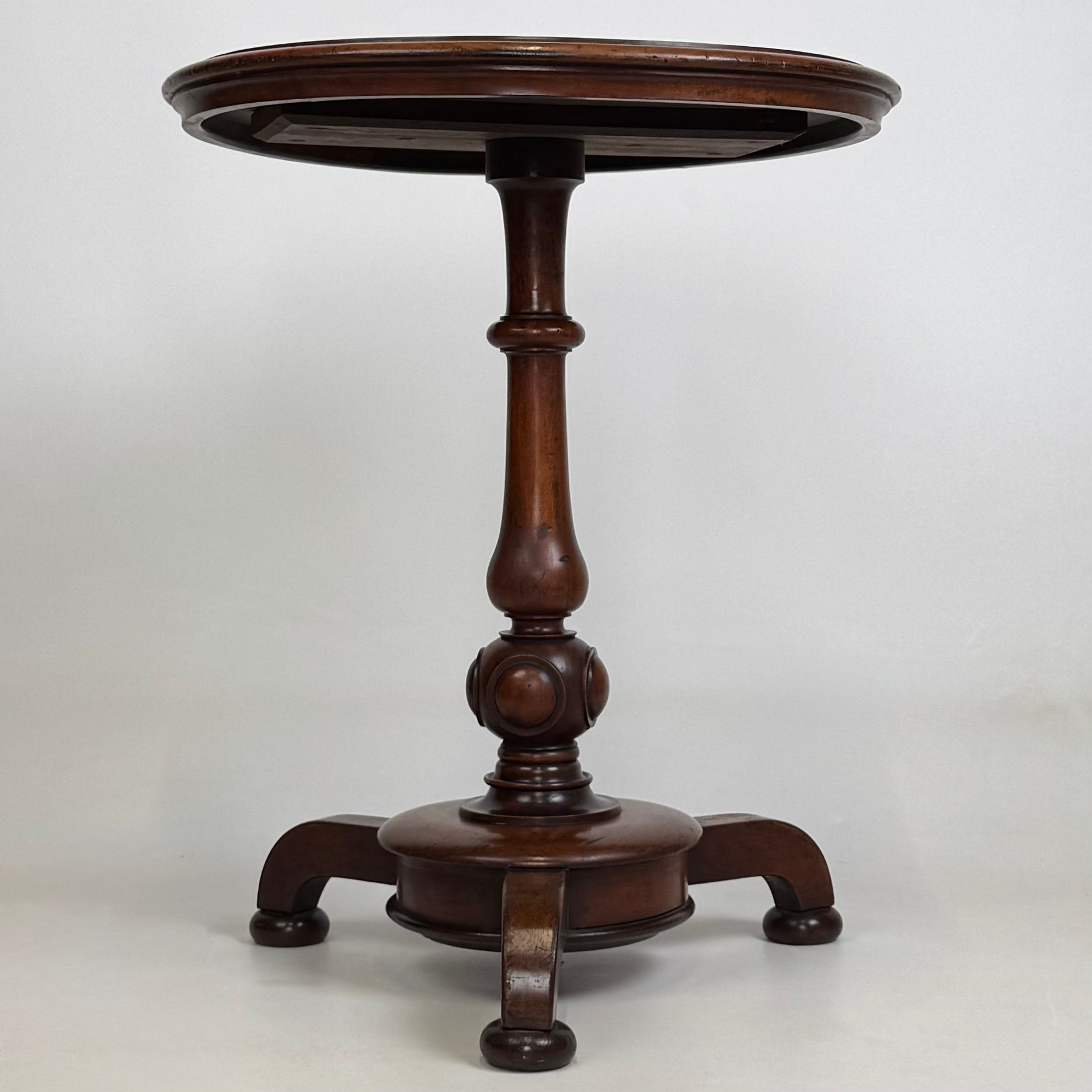 Antique 19th Century Round Victorian Side Table In Mahogany ( AF-5641 )