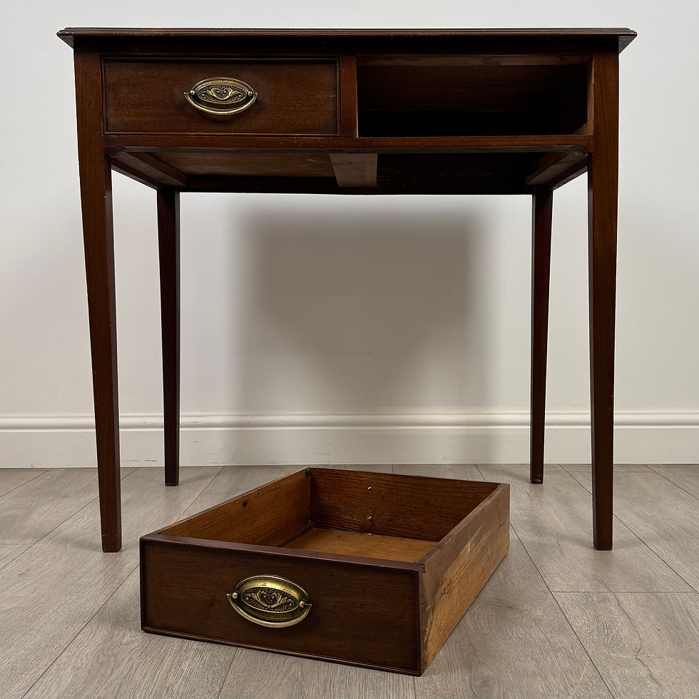 Thumbnail: Antique 18th Century Fine Quality Writing Table In Mahogany ( REF AF-4915 )