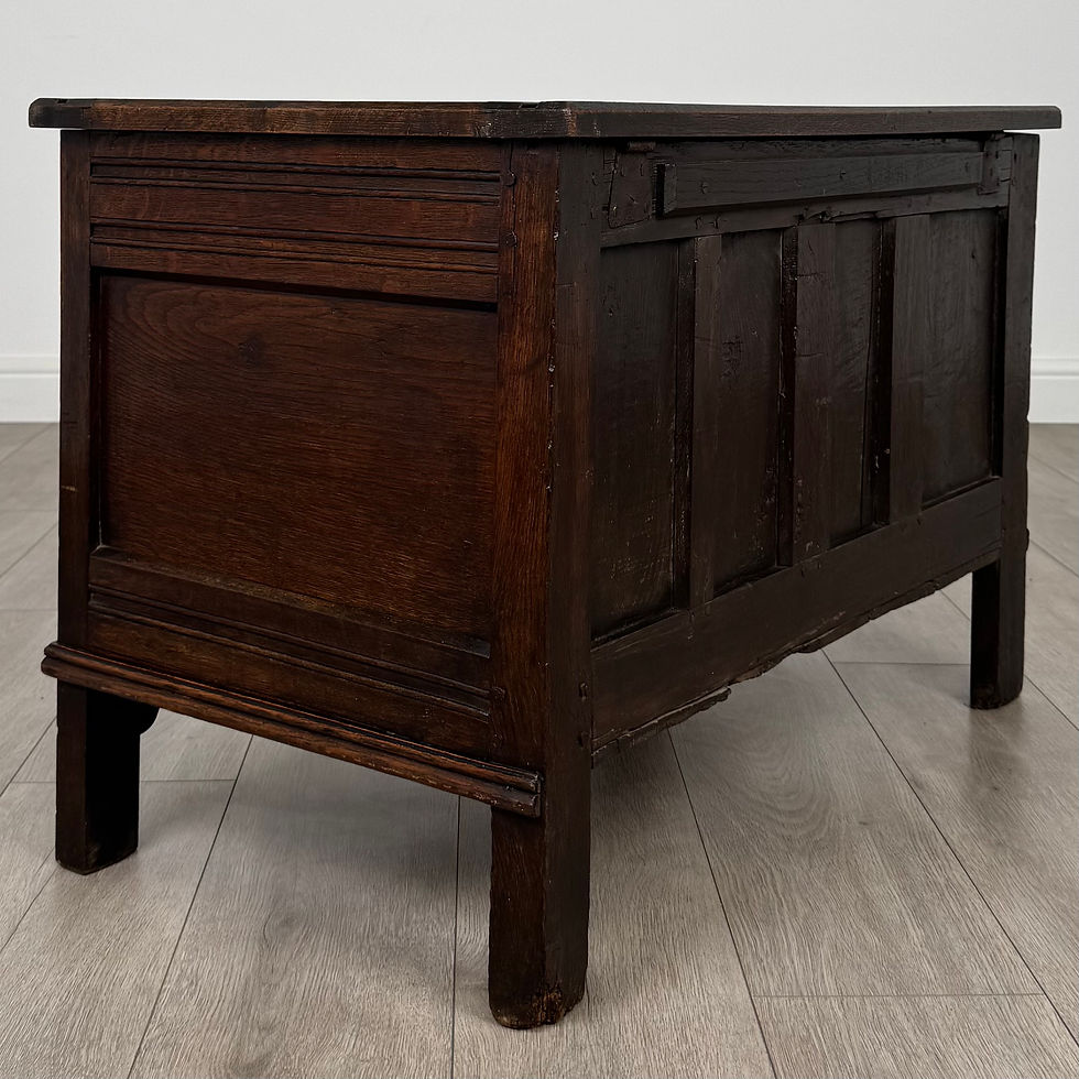Thumbnail: Antique 18th Century Fine Quality Coffer / Blanket Box In Oak ( REF AF-4369 )