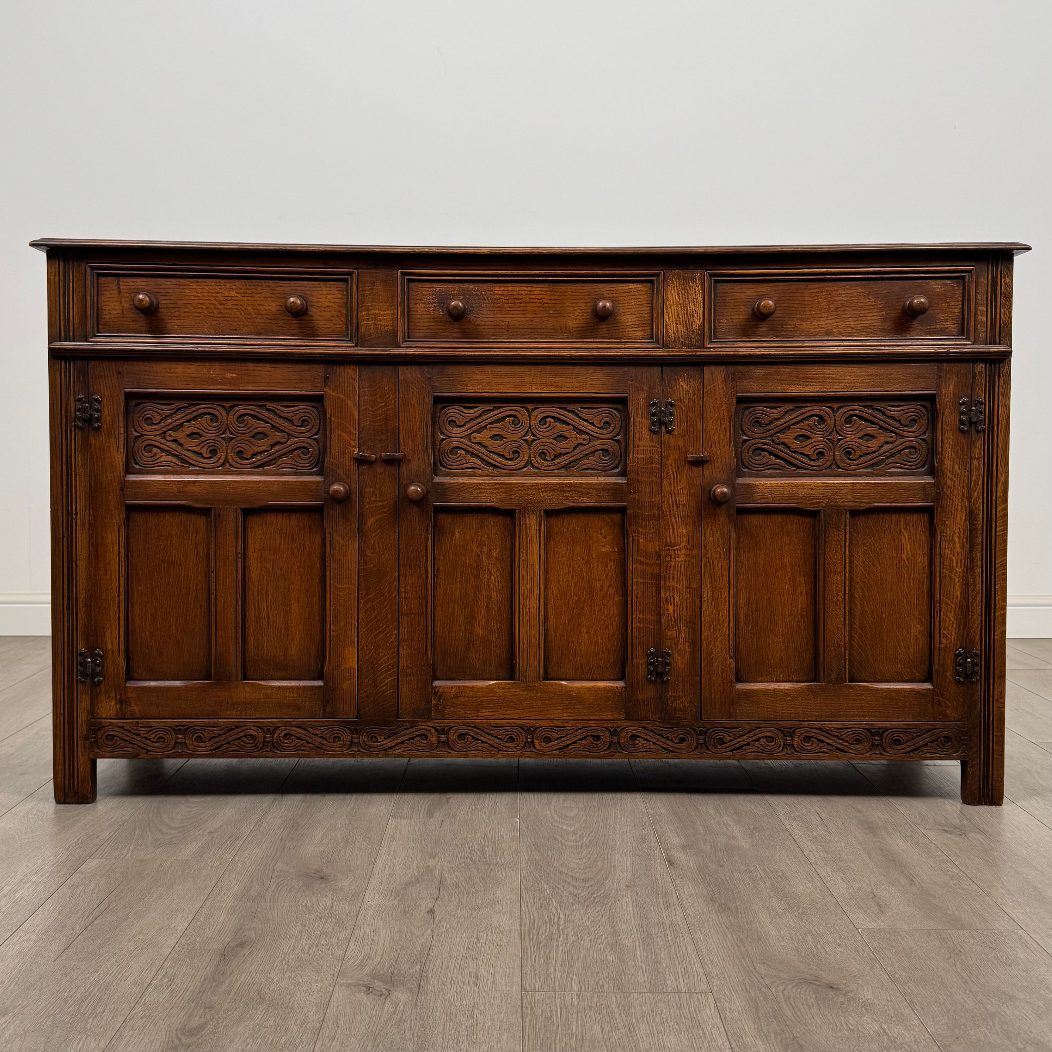 Antique 20th Century Jacobean Style Sideboard In Oak ( AF-5403 )