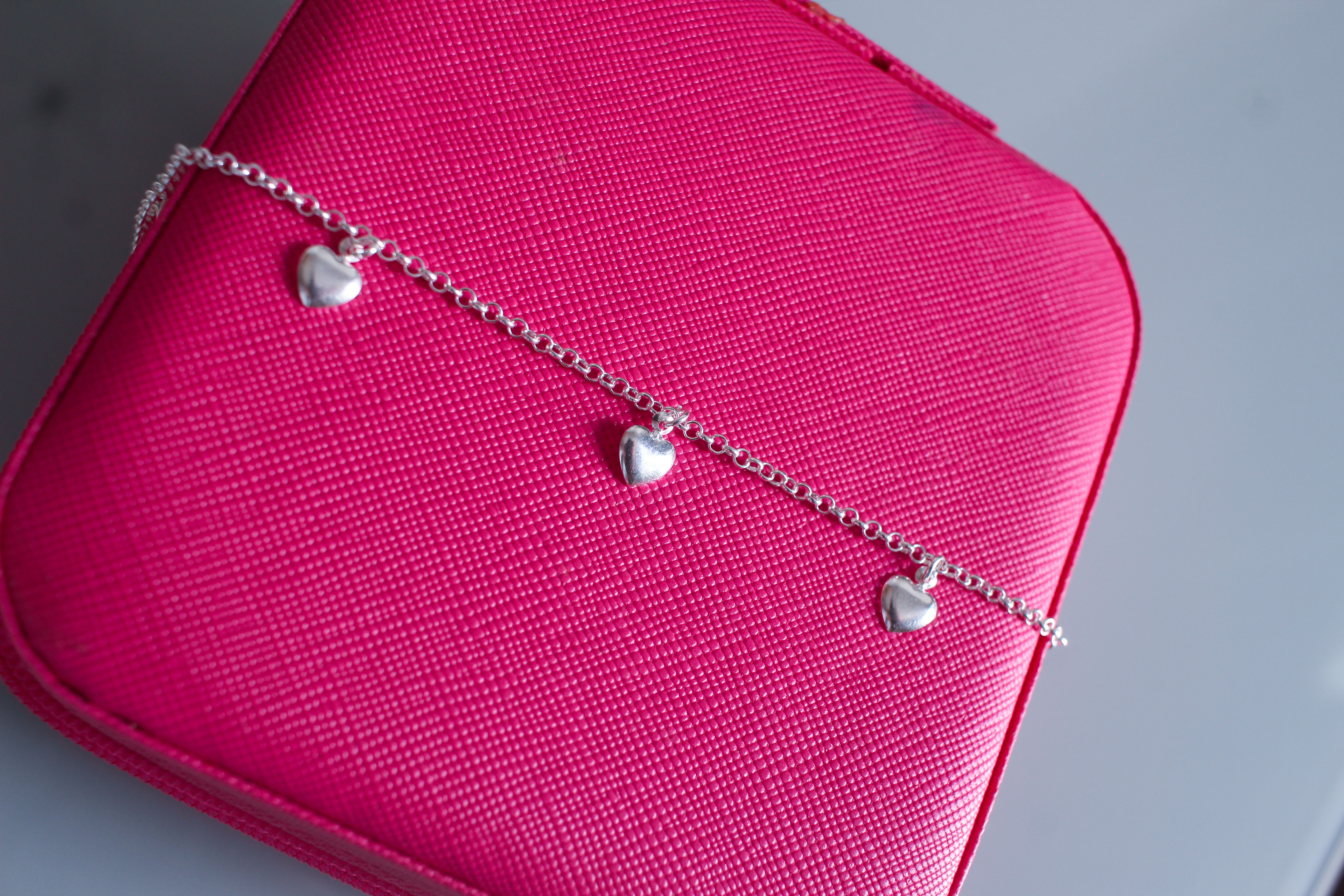 Pulseira 5 Corações Mini Liso