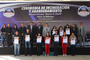 ENCABEZA ALCALDE RAÚL CAMACHO CEREMONIA DE INCINERACIÓN Y ABANDERAMIENTO EN LA ESCUELA PRIMARIA “RAM
