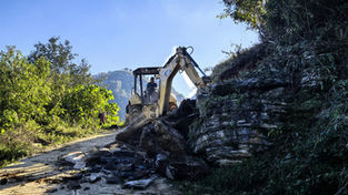 Siguen trabajos para restablecer acceso a comunidades