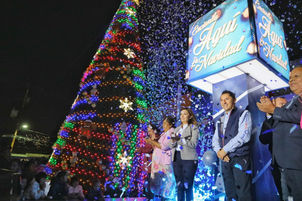 REALIZA RAÚL CAMACHO, PRIMER ENCENDIDO DE ÁRBOL NAVIDEÑO EN SANTIAGO JALTEPEC