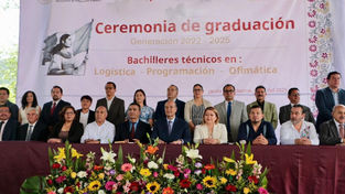 Natividad Castrejón asistió a la ceremonia de graduación del CETISNo. 140 de Jacala