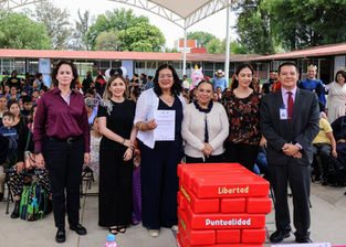 MANDATARIA LORENA GARCIA CÁZARES ENCABEZÓ EVENTODE ENTREGA DE JUGUETES PARA LA INFANCIA CON DISCAPACIDAD