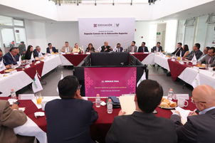 Natividad Castrejón consolida agenda de educación superior