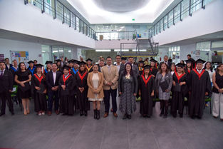 Entrega UNIDEH 28 títulos profesionales a egresados de licenciatura y maestría