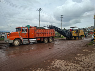EL GOBIERNO MUNICIPAL DE TULANCINGO COMENZÓ TRABAJOS CON PERFILADORACANALIZADA EN TRAMO DE GASOLINERA HACIA EL BANCO EN COLINDANCIA CON CUAUTEPEC