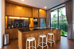 Dining 11