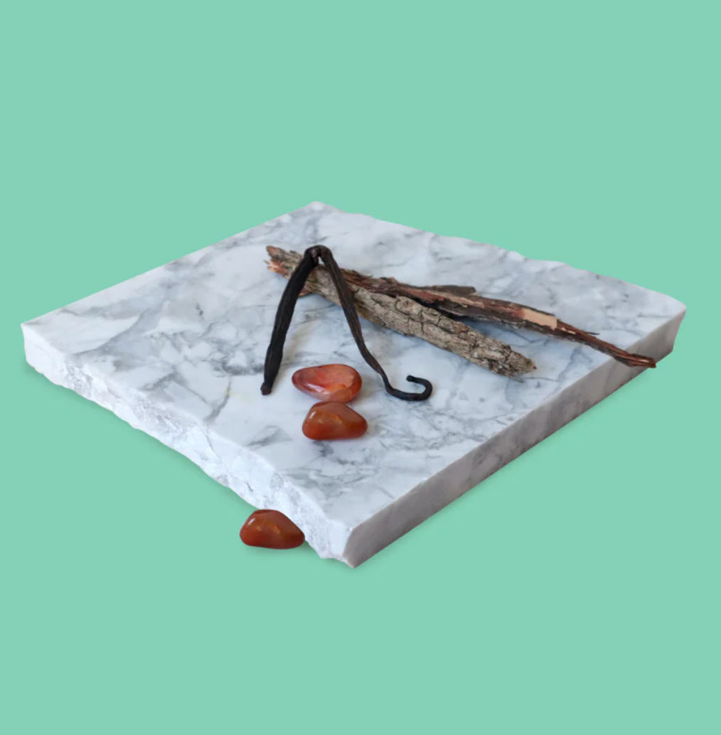 OUD WOOD & DARK VANILLA MINI SOY CANDLE 110G