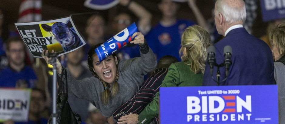 Lunging Vegans Try to Attack Joe Biden in Los Angeles - Trending