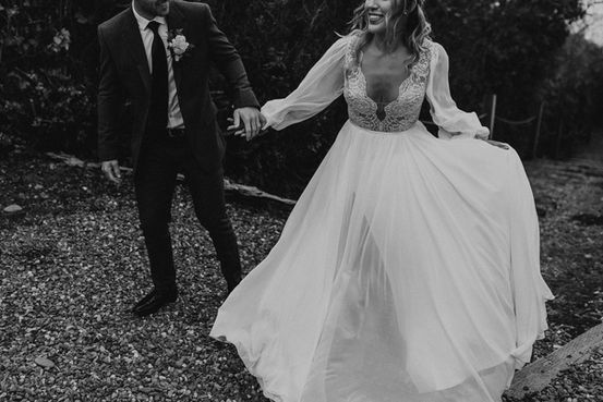Boho lace wedding dress
Boho lace and chiffon bridal gown