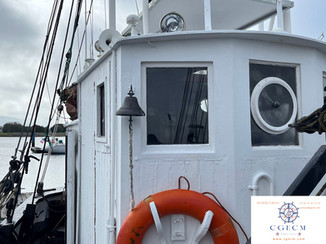 Expertise pré assurance d'un vieux gréement le " Bro-Warok" dans le port de Port Louis