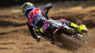 Cairoli in gara con la Desmo250 MX