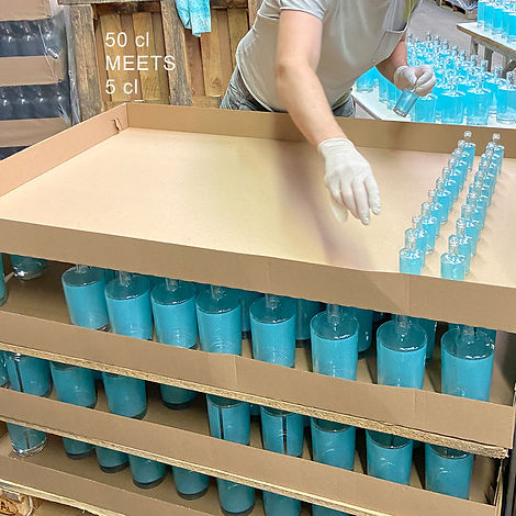 dickandstein_gin_MAKING_0F_08_50cl5cl.jpg