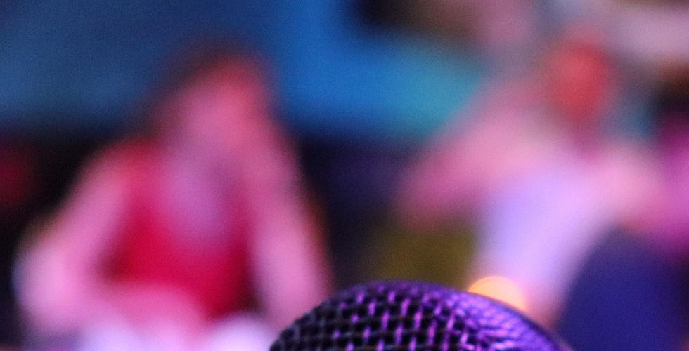 microphone-4838064_1920.jpg