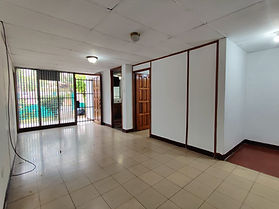Renta para oficinas / negocio en Altamira D´Este