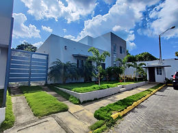 Renta de casa con ó sin muebles 