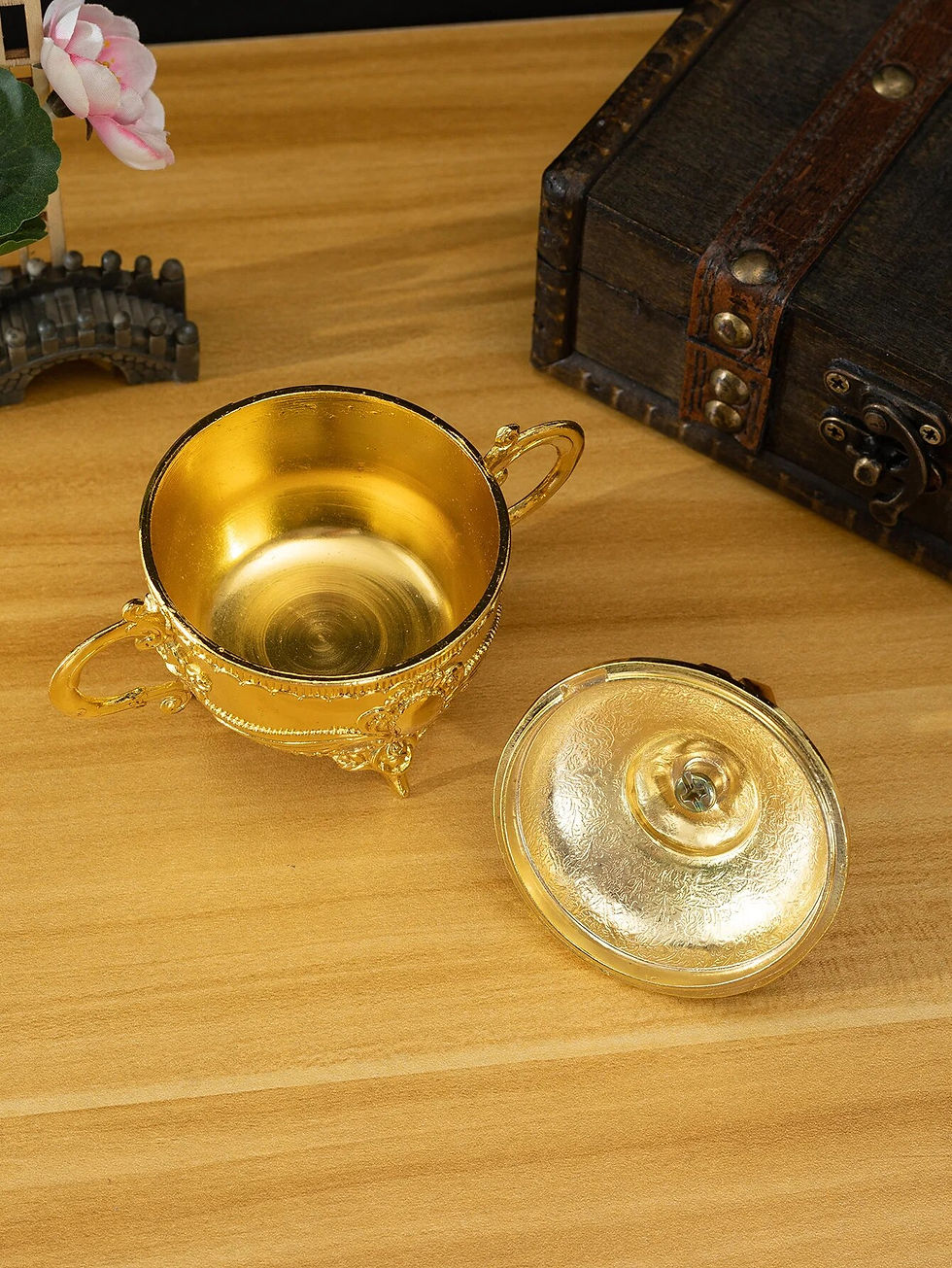Thumbnail: Gold-plated Incense Storage Container